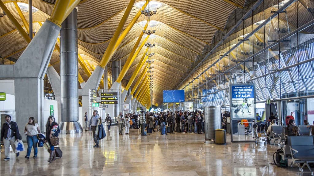 Interior de la Terminal 4 del Aeropuerto Adolfo Suárez Madrid-Barajas